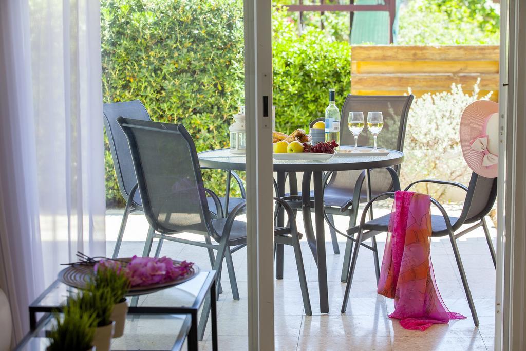 Larnaca Villa Marina Meneou Eksteriør billede