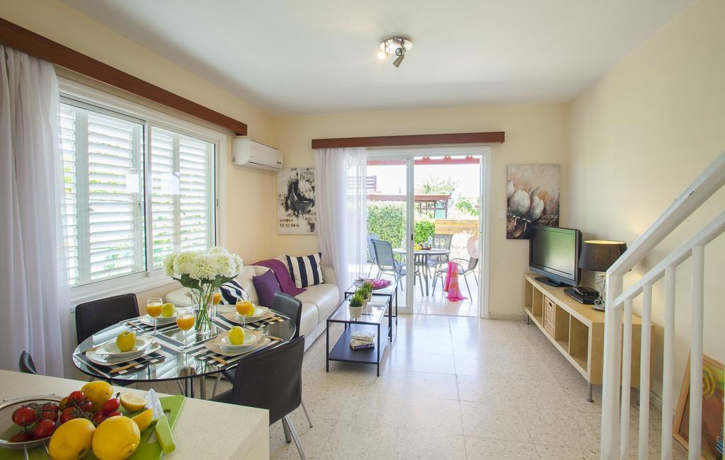 Larnaca Villa Marina Meneou Eksteriør billede