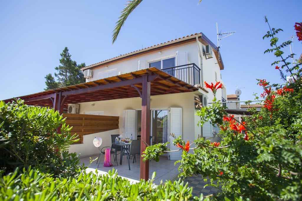 Larnaca Villa Marina Meneou Eksteriør billede